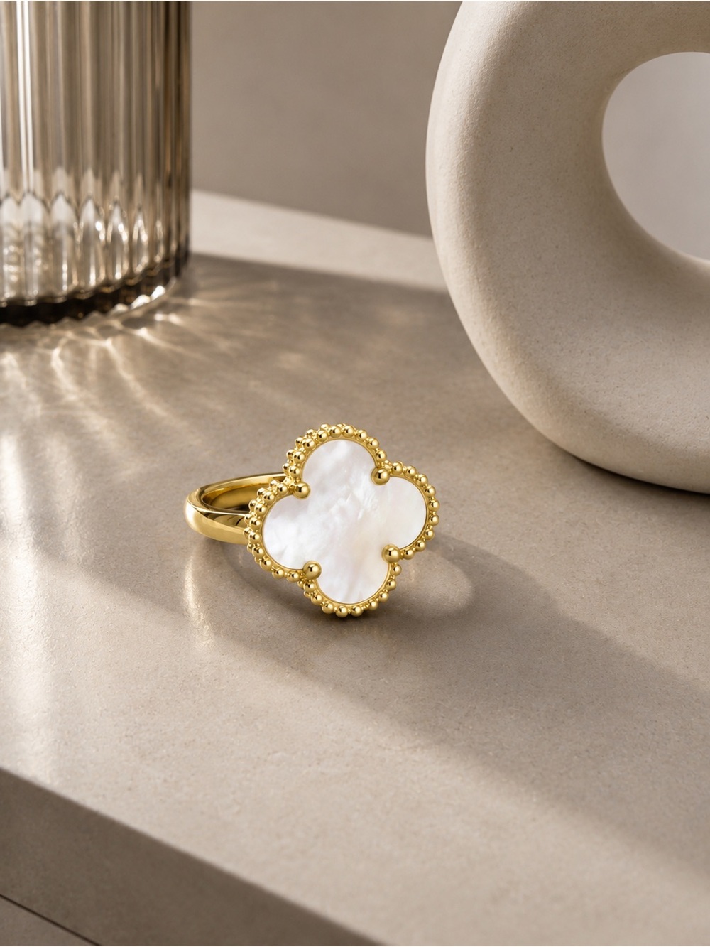 🆕😍Gold and MOP Clover Statement Ring - Elegant Women’s Jewelry